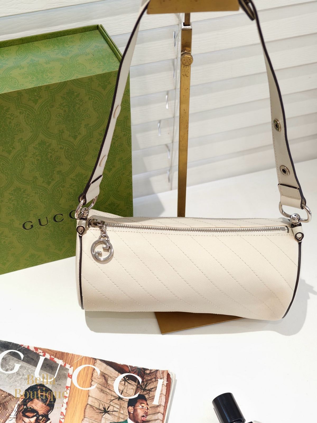شنطة Gucci بلوندي الأسطوانية أصلية — بإطلالة كاملة