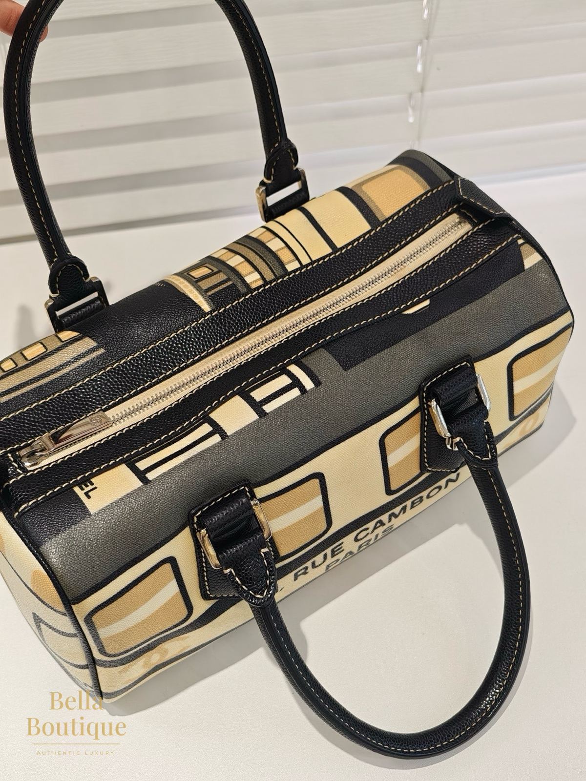 شنطة Chanel كامبون بوسطن أصلية — من الأعلى