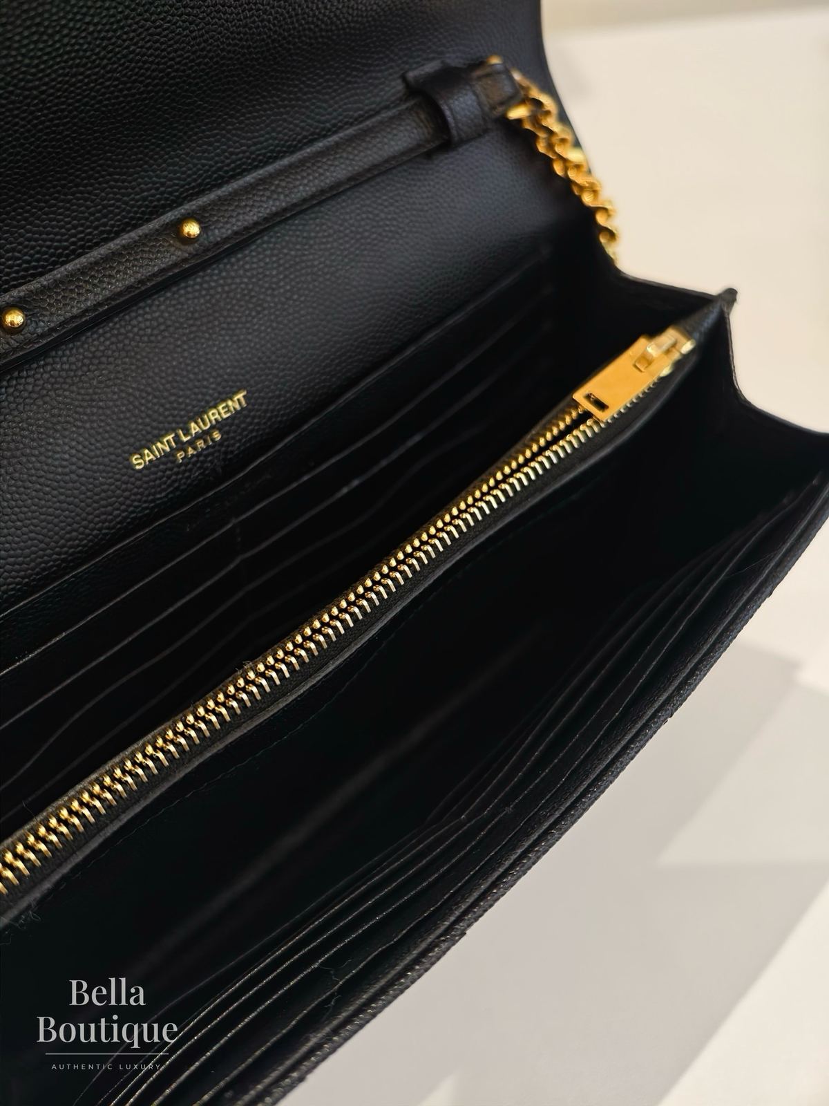 شنطة Saint Laurent كاساندر تشين واليت أصلية — من الداخل