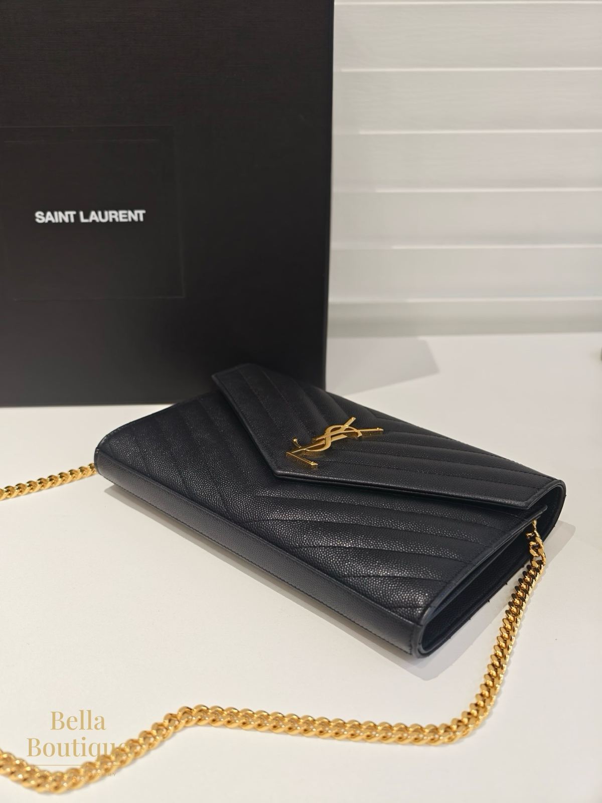 شنطة Saint Laurent كاساندر تشين واليت أصلية — من الجانب