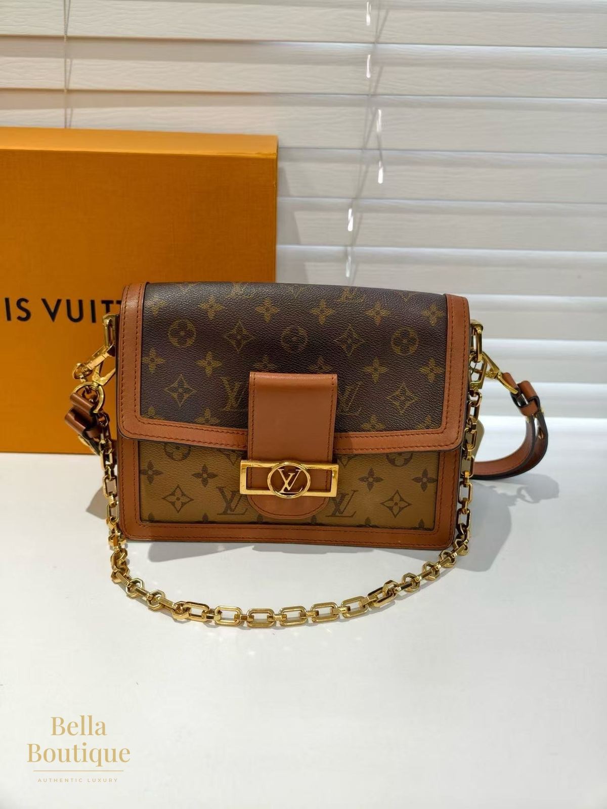شنطة Louis Vuitton دوفين MM أصلية — المنظر الأمامي