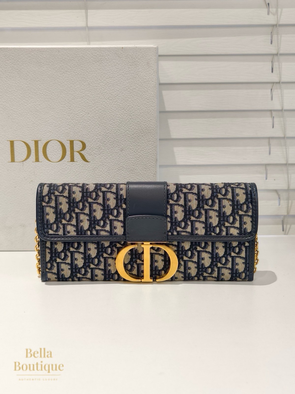 شنطة Dior 30 مونتين أفقية أوبليك أصلية — المنظر الأمامي
