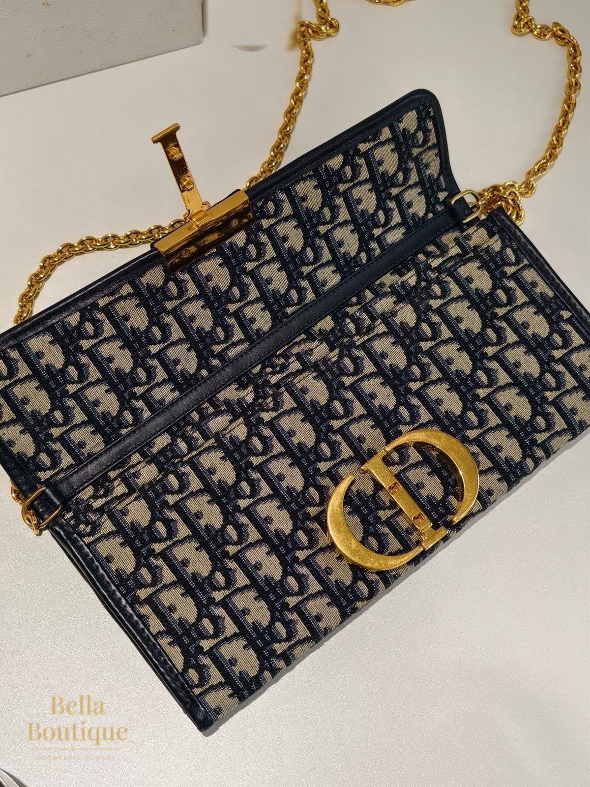 شنطة Dior 30 مونتين أفقية أوبليك أصلية — من الأعلى