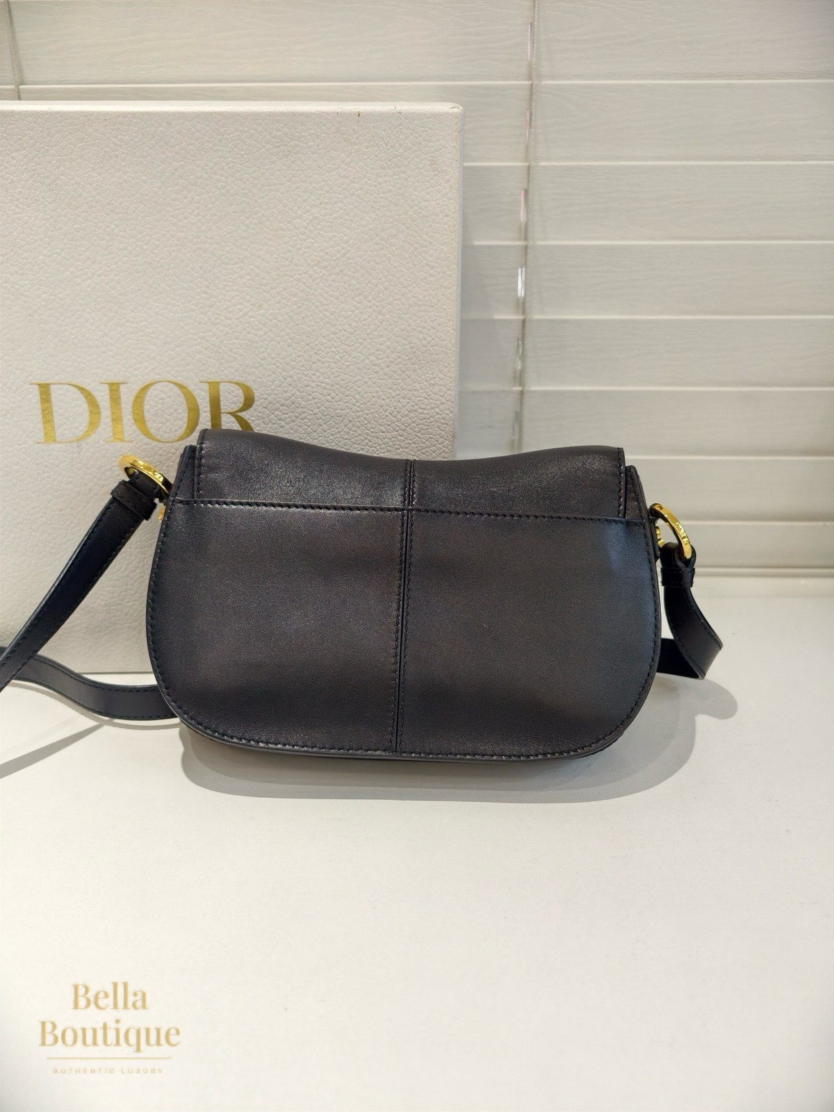 شنطة Dior سي دي بيساس — أسود أصلية — من الخلف