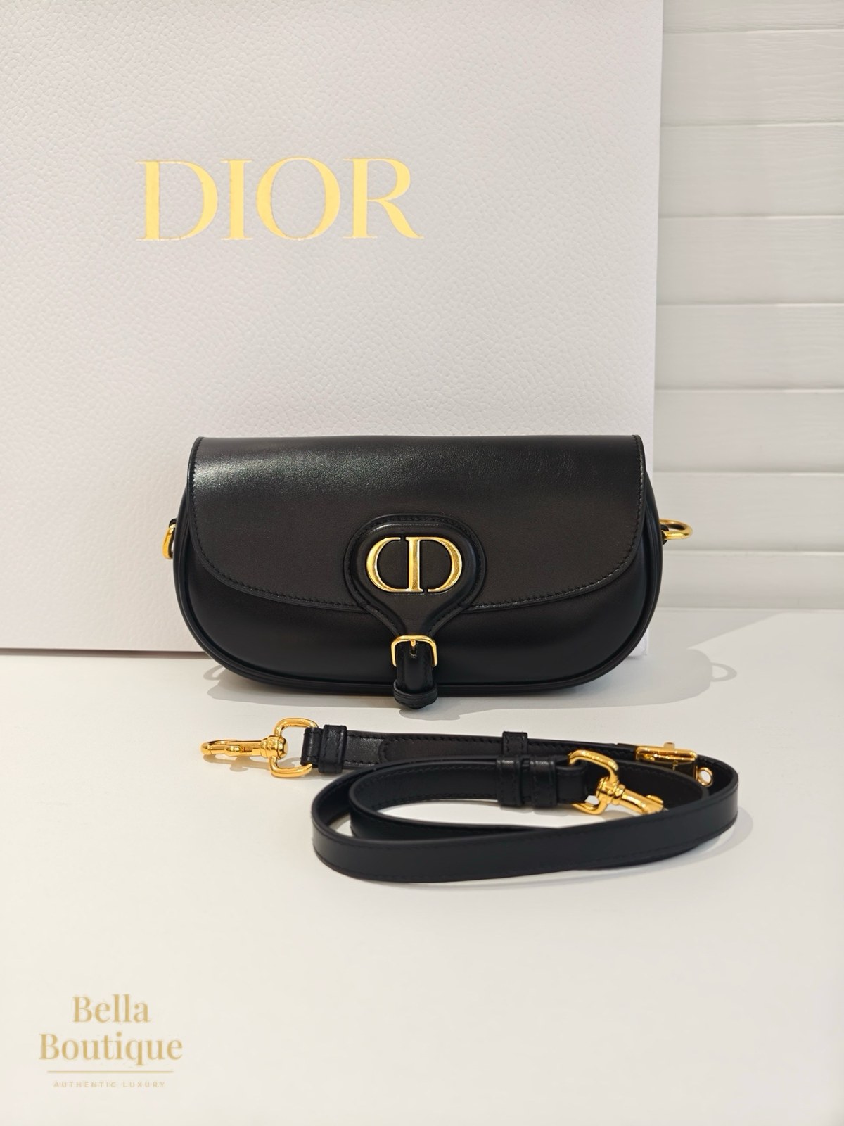 شنطة Dior بوبي — أسود أصلية — المنظر الأمامي