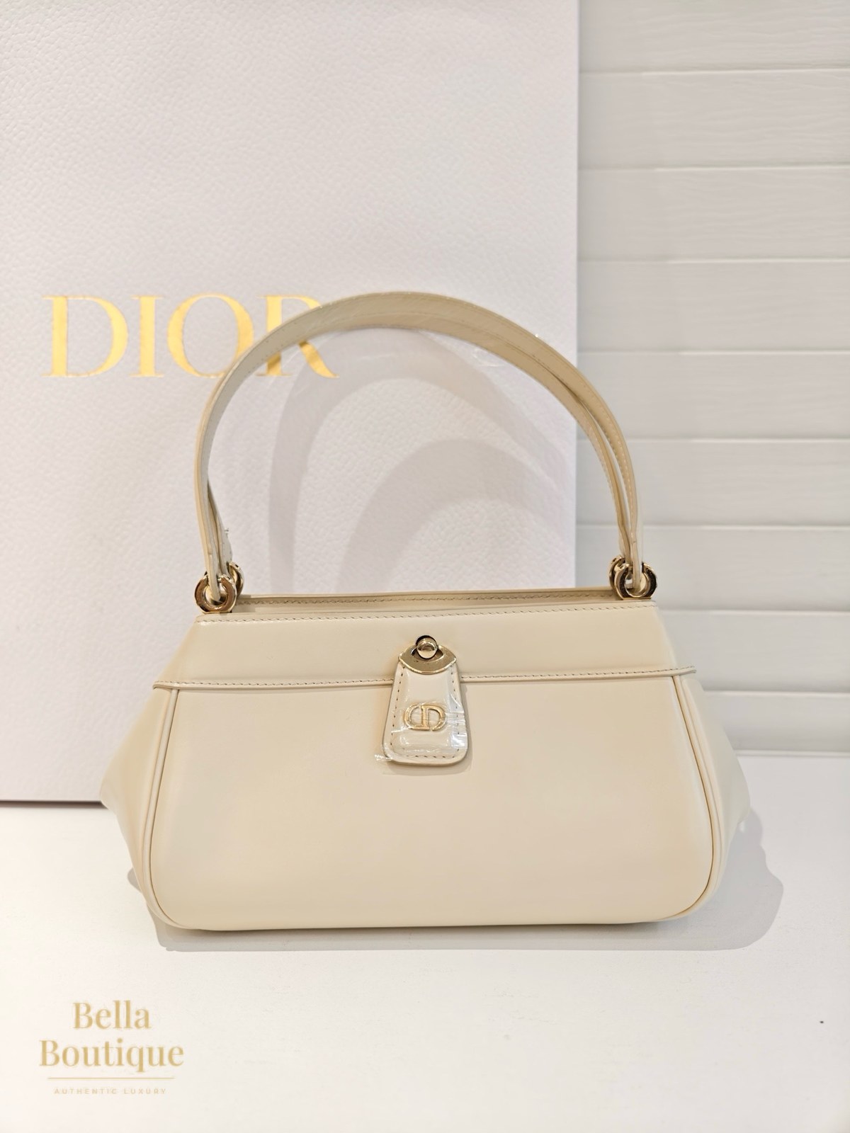 شنطة Dior حقيبة كي — أبيض كريمي أصلية — المنظر الأمامي