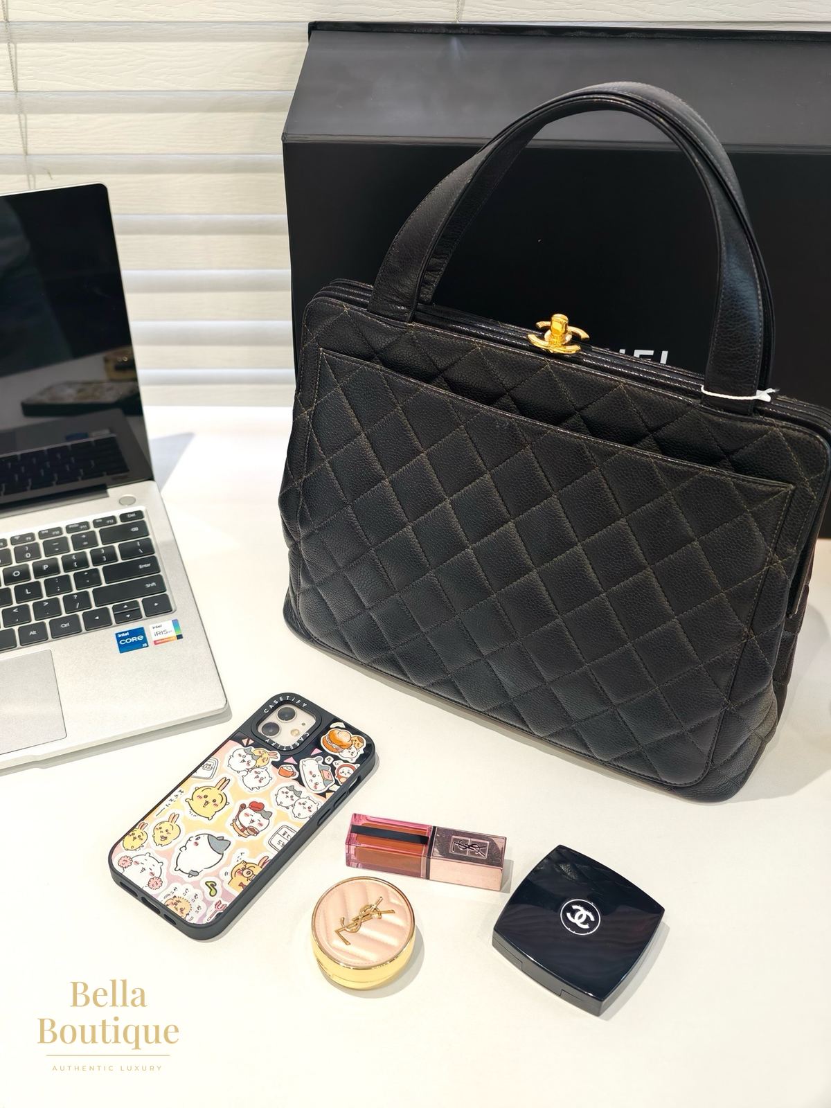 شنطة Chanel فينتاج بإطار علوي أصلية — بإطلالة كاملة