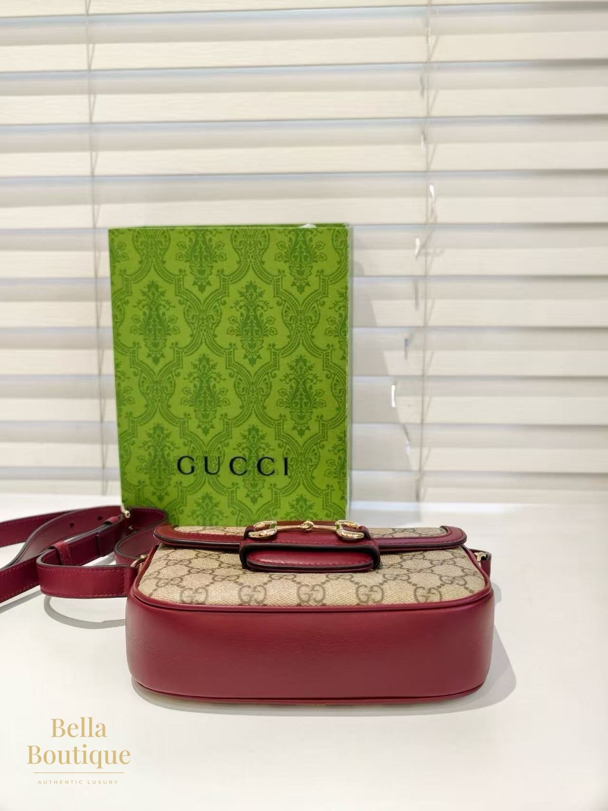 شنطة Gucci هورسبيت ١٩٥٥ ميني أصلية — القاعدة من الأسفل
