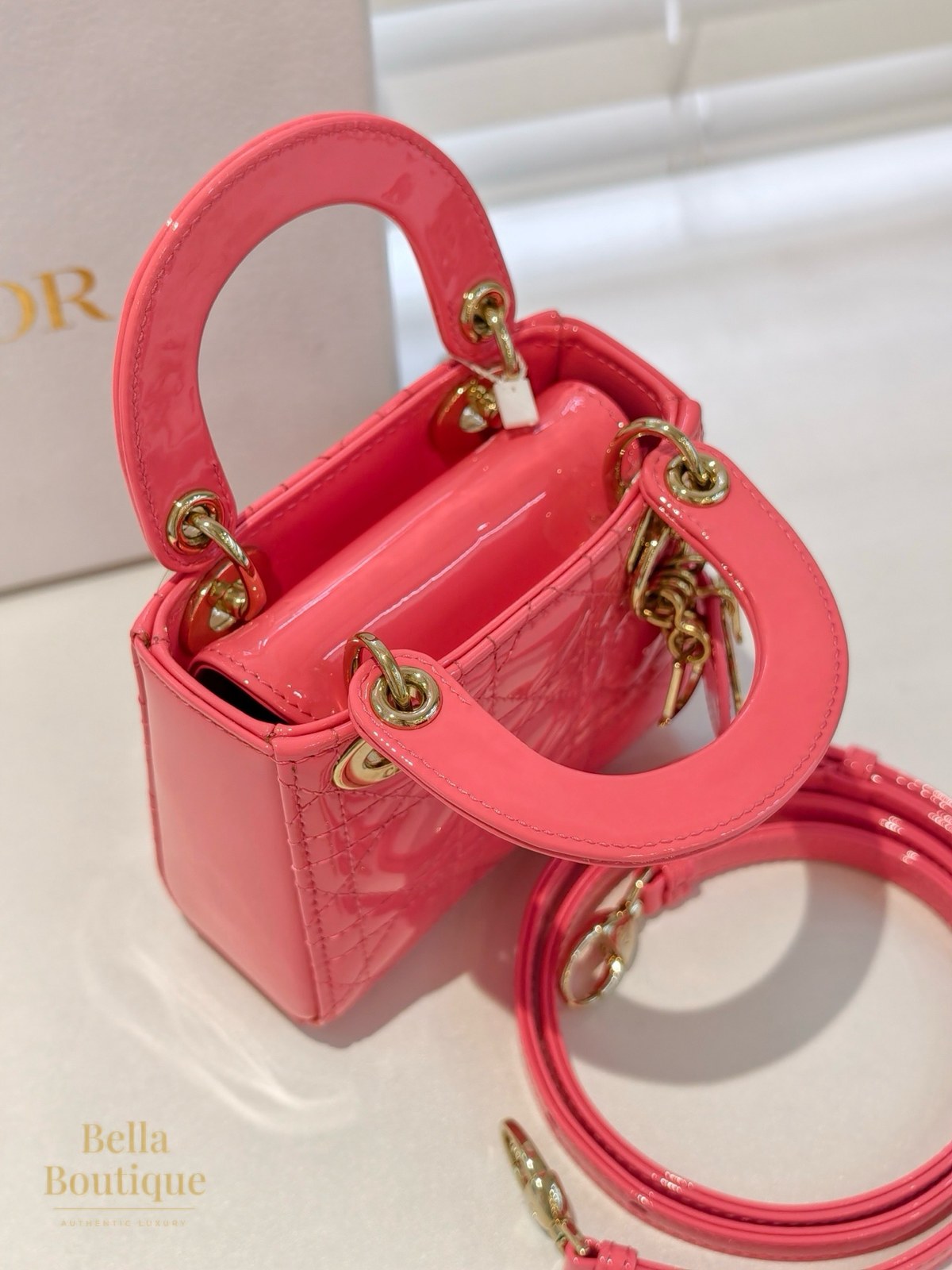 شنطة Dior ليدي ديور ميني — وردي جلد لامع أصلية — مفتوحة