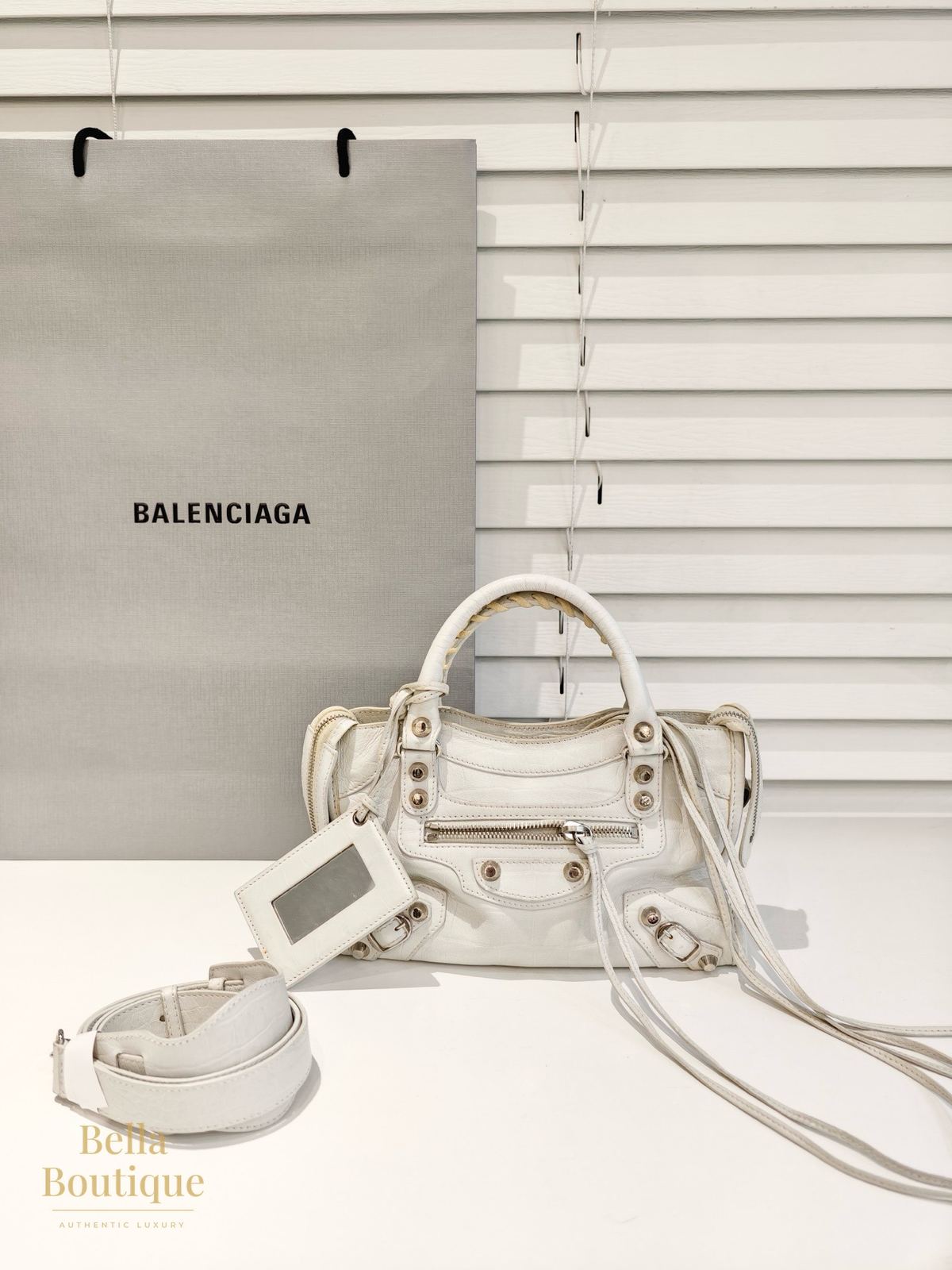 شنطة Balenciaga لو كاغول الصغيرة أصلية — مع العلبة وكيس الحماية