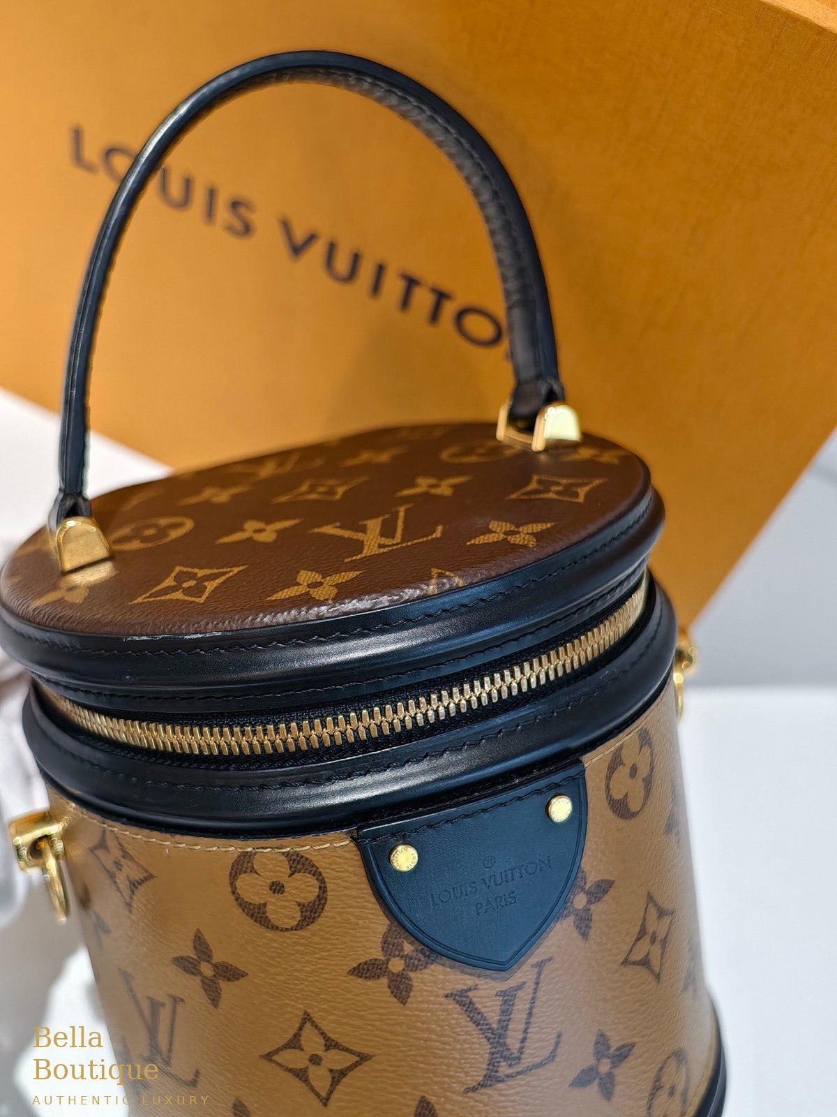 حقيبة Louis Vuitton كان أصلية — الغطاء والسحّاب الدائري من قرب