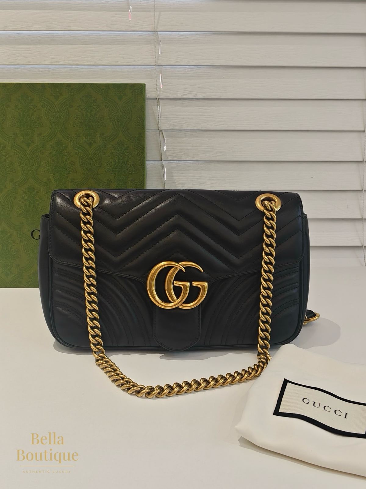 شنطة Gucci جي جي مارمونت سمول أسود أصلية — المنظر الأمامي
