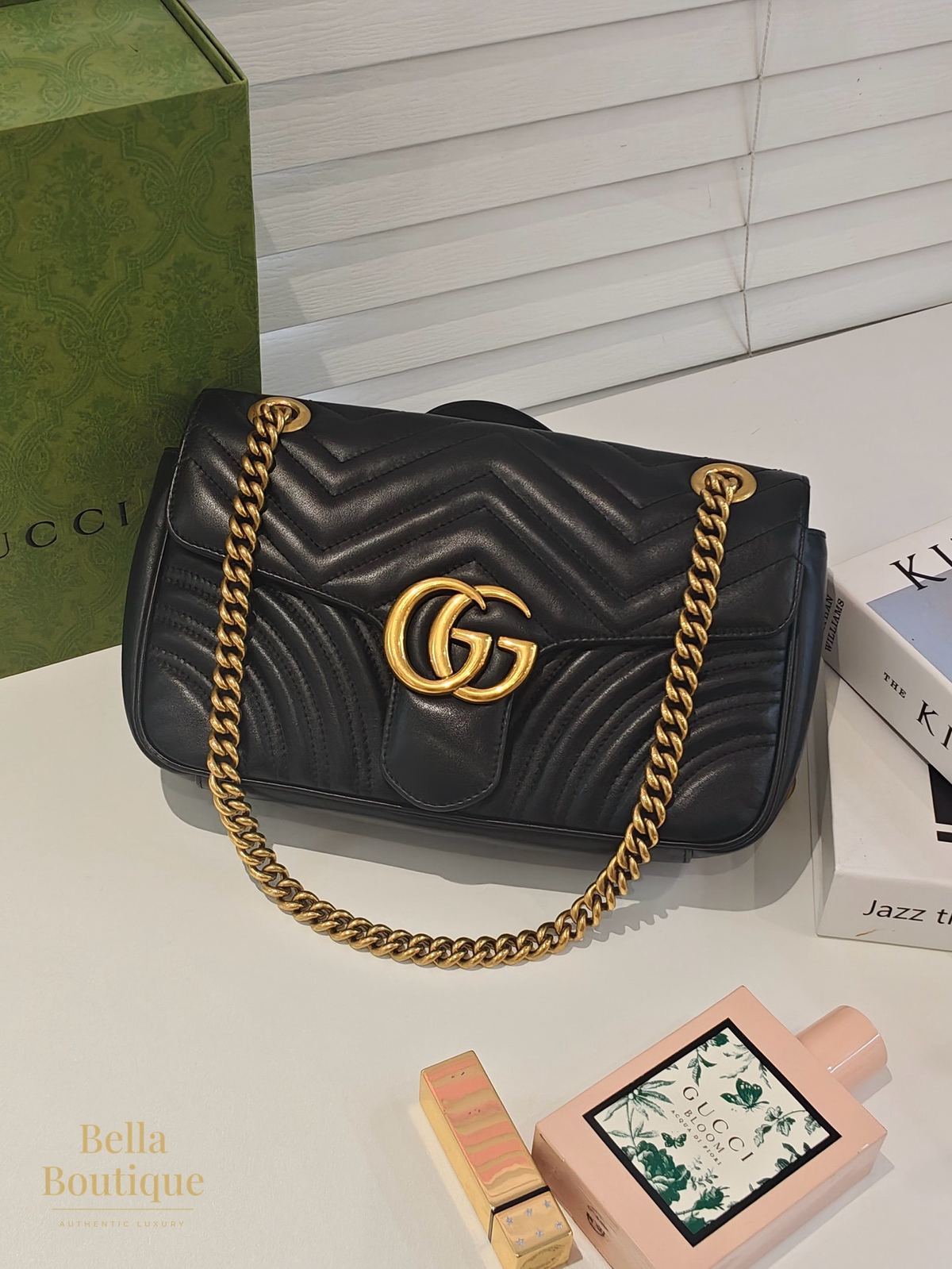 شنطة Gucci جي جي مارمونت سمول أسود أصلية — بإطلالة كاملة