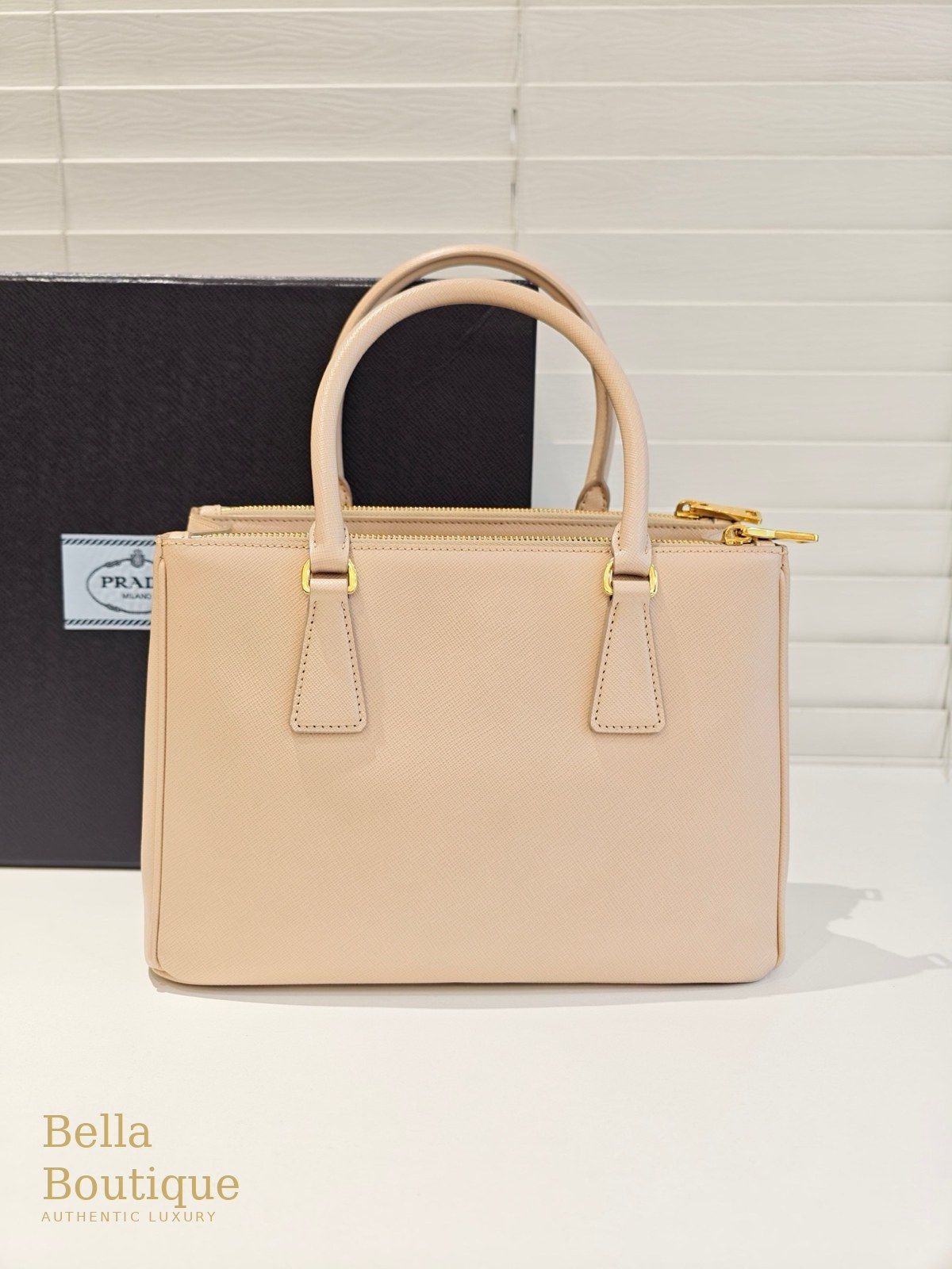 شنطة Prada جاليريا ميديوم — وردي هادئ أصلية — من الخلف