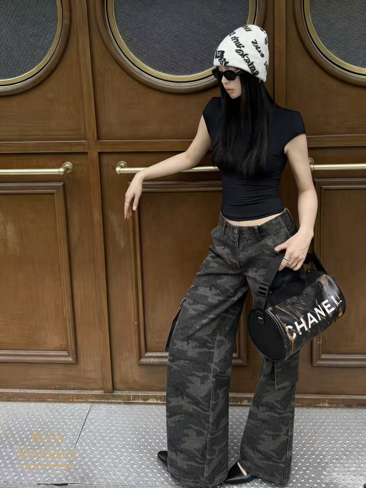 شنطة Chanel فينتاج سبورتس لاين أسطوانية أصلية — محمولة