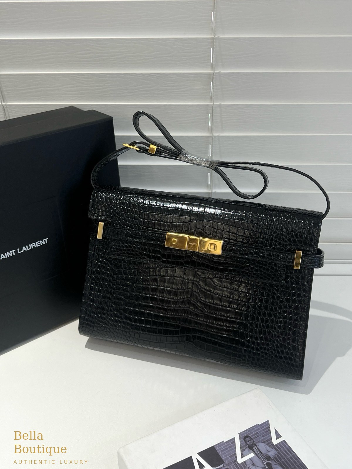 حقيبة Saint Laurent مانهاتن ميديوم كروكو أسود أصلية — المنظر الكامل مع الحزام